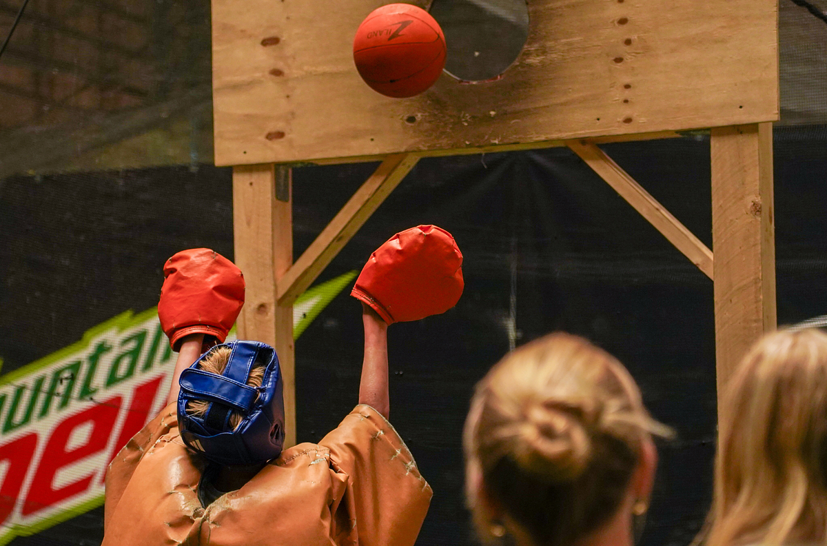Sumostafet hos Paintball arena