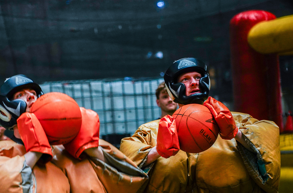 Sumostafet hos Paintball arena