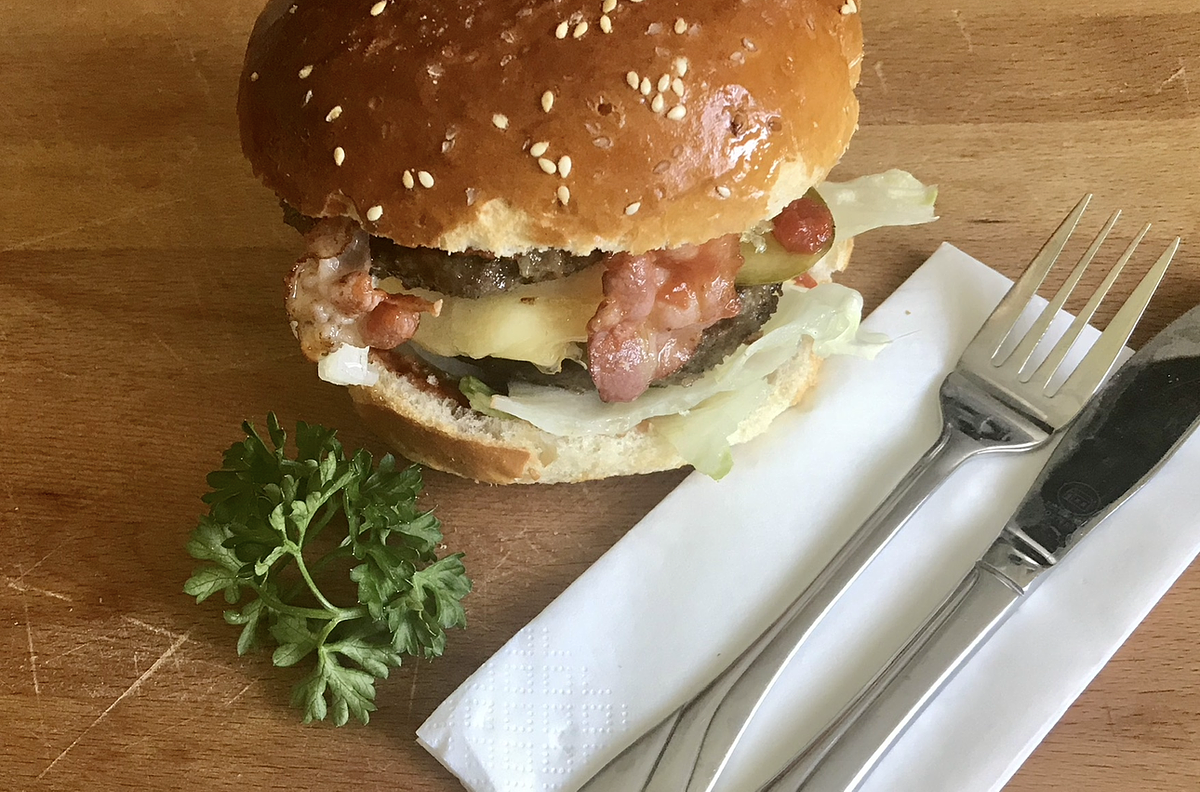 Rinds Haggfleisch Kiechli / Kartoffelsalat/ Burger / Linzertorte etc.