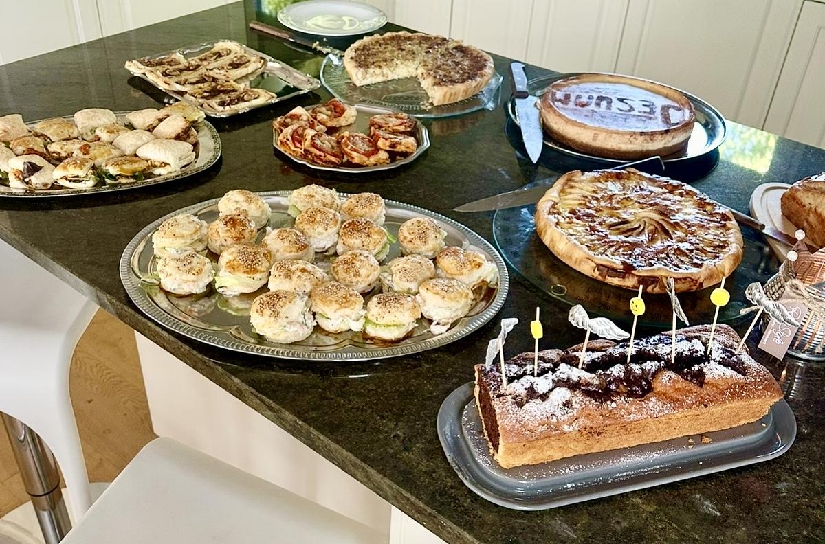 Rinds Haggfleisch Kiechli / Kartoffelsalat/ Burger / Linzertorte etc.