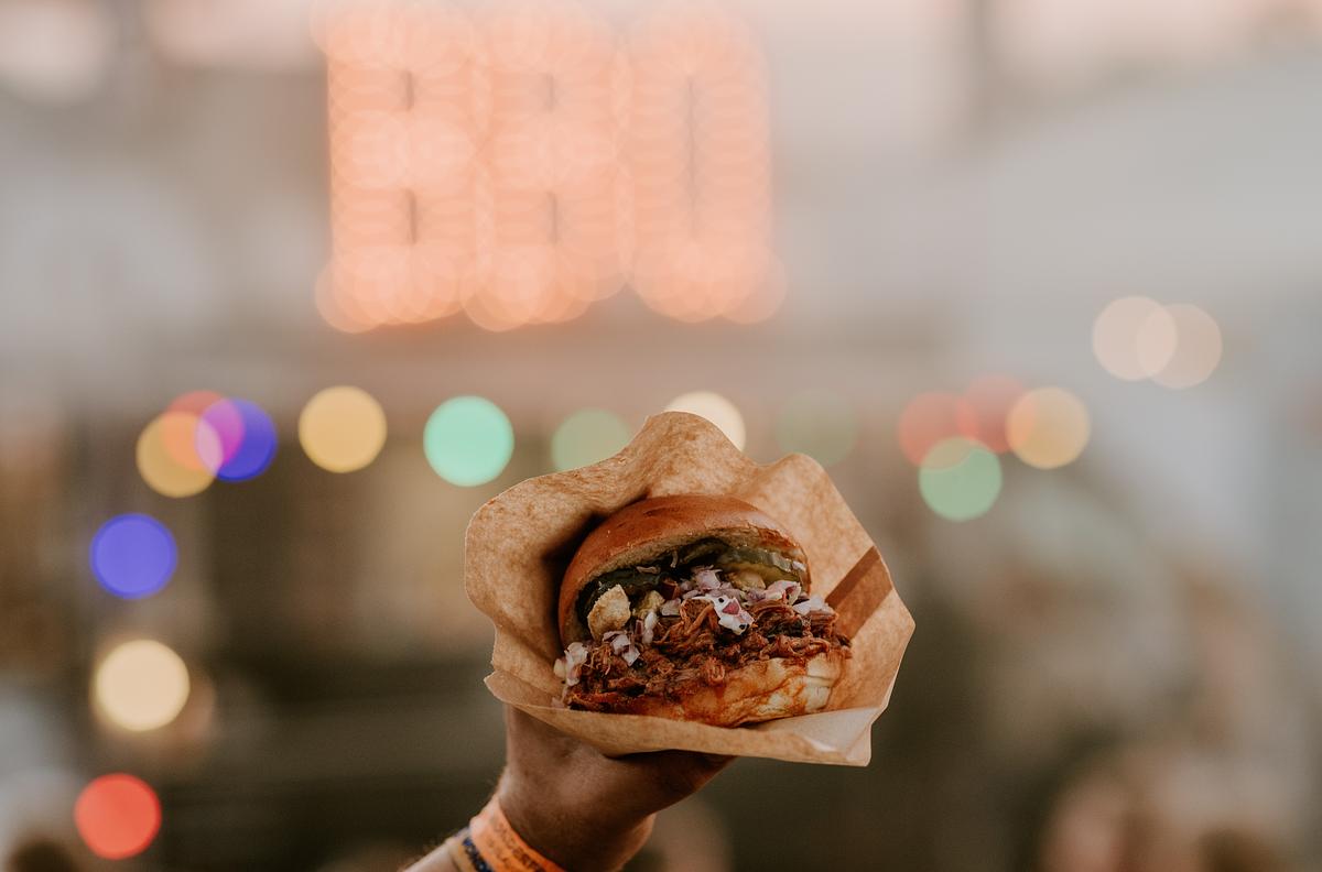 Burgere & slow-smoked BBQ
