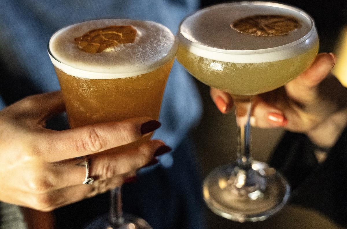 Cocktail Bar & Drinks
