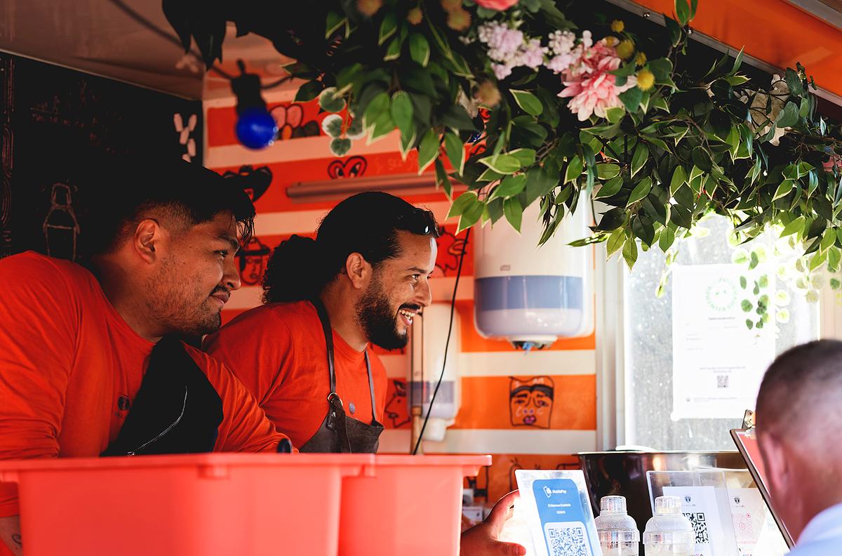 El Maximom mobil bar