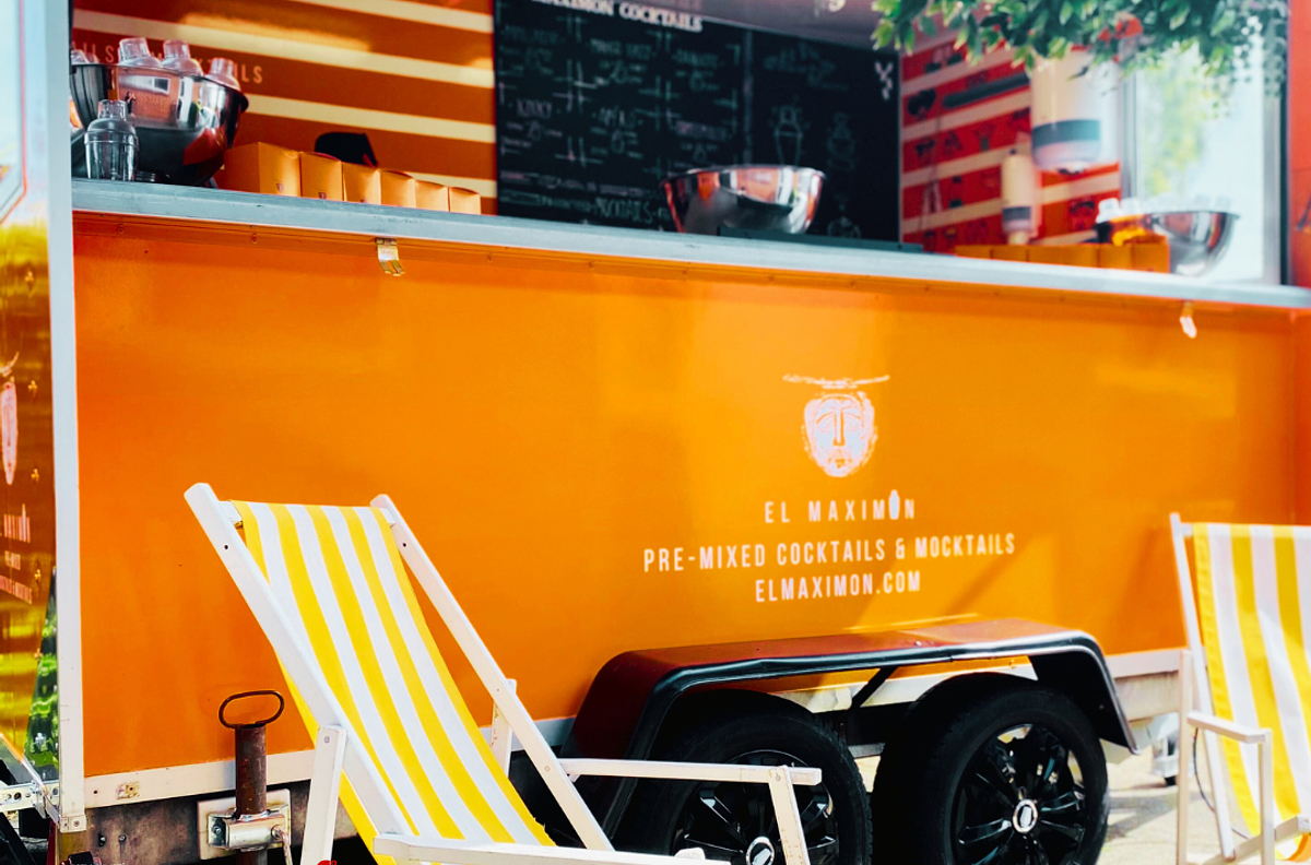 El Maximom mobil bar