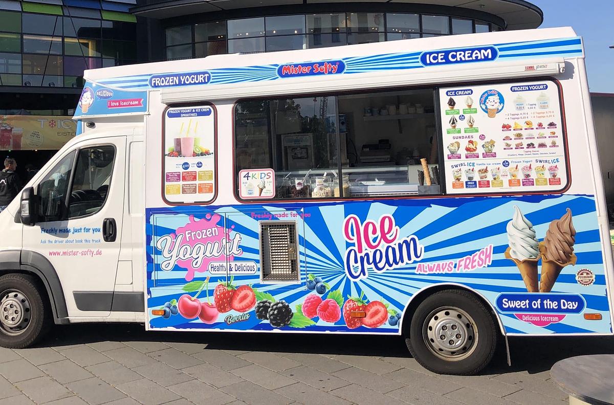 Frozen Yogurt & Ice Cream Truck