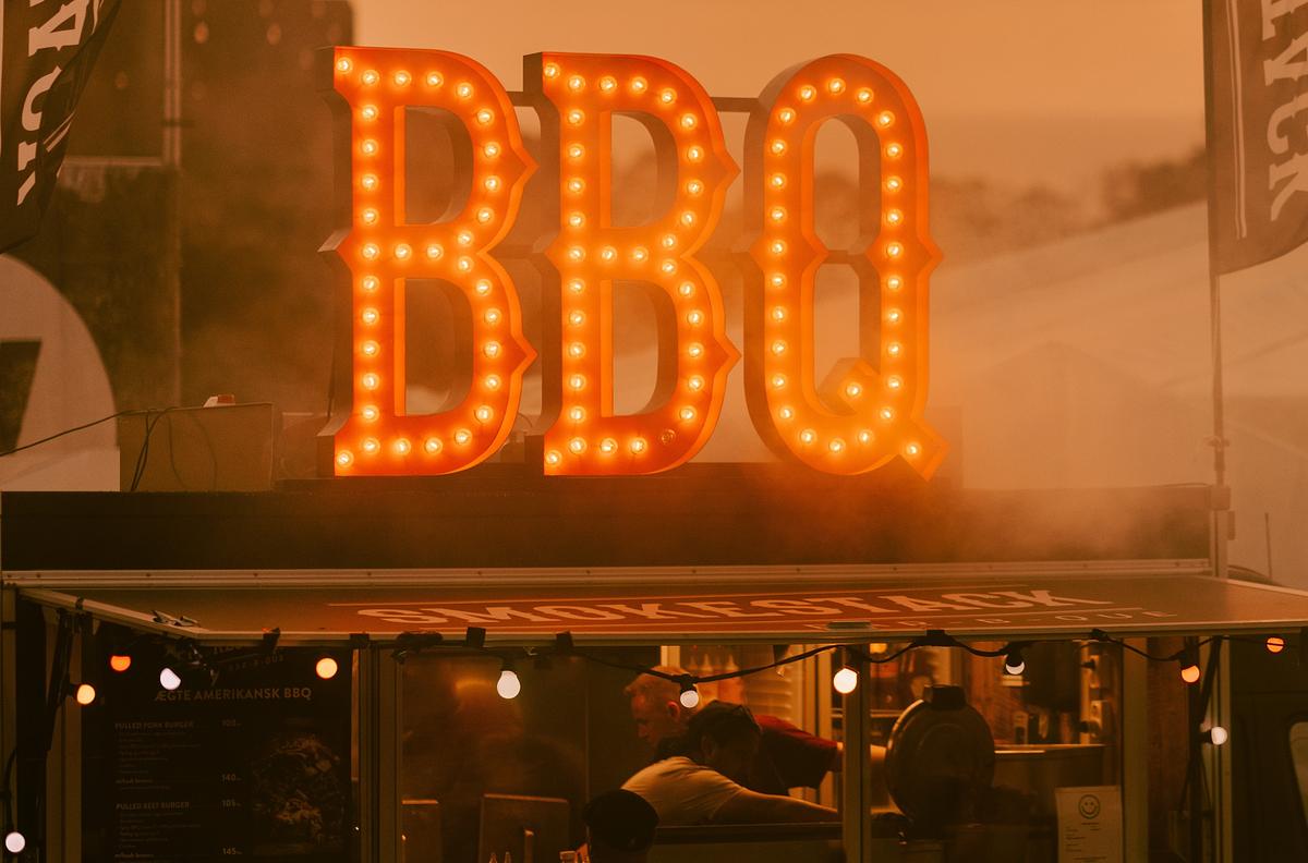 Burgere & slow-smoked BBQ