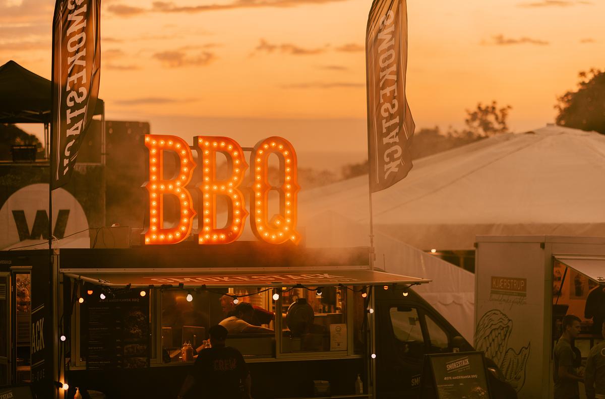 Burgere & slow-smoked BBQ