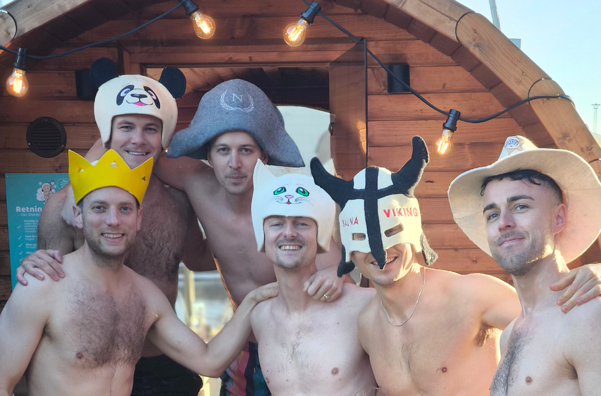 Outdoor wellness med sauna, vildmarksbad og surfer vibes