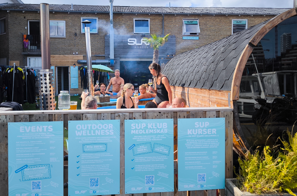 Outdoor wellness med sauna, vildmarksbad og surfer vibes