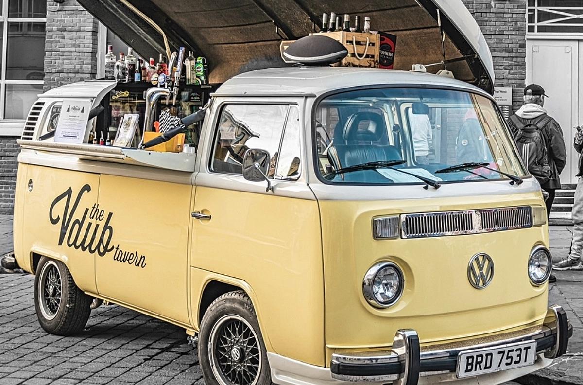 Mobile bar/barista bar