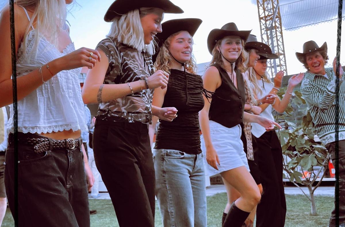 Squaredance Med Karins Line Dance og Square Dance