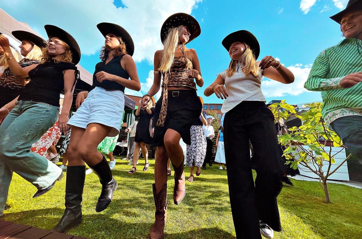 Squaredance Med Karins Line Dance og Square Dance