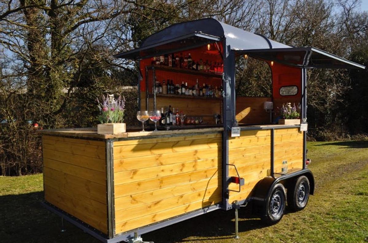 Specialist Coffees, Cold Drinks and Bar Options