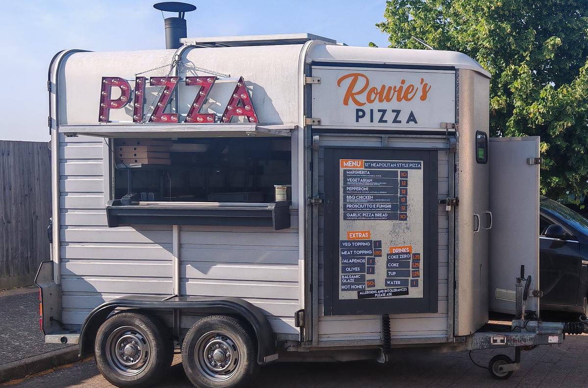 Rowie's Pizza