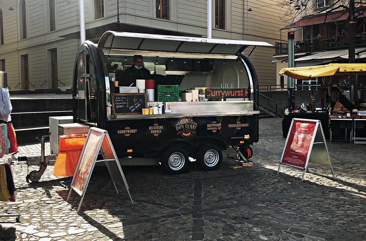 Don Curry Foodtrailer - Currywurst & Belgische Pommes