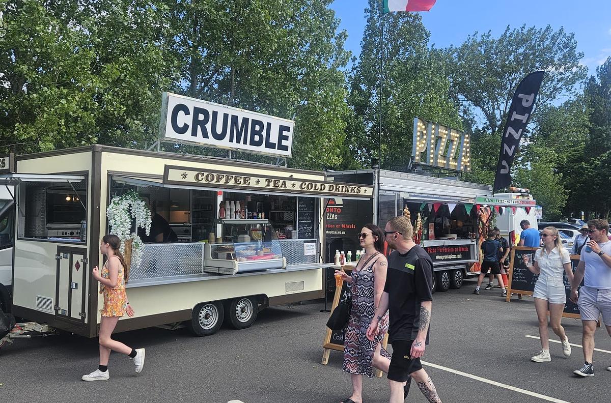 Woodfired Pizza / Crumble / Loaded Fries
