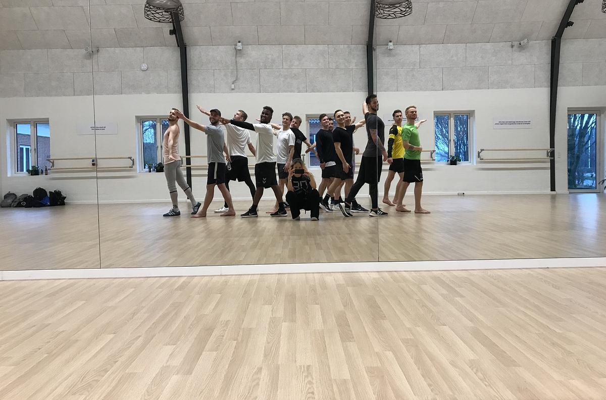 Burlesque, Twerking, Hip hop, disko, salsa, bollywood mm.