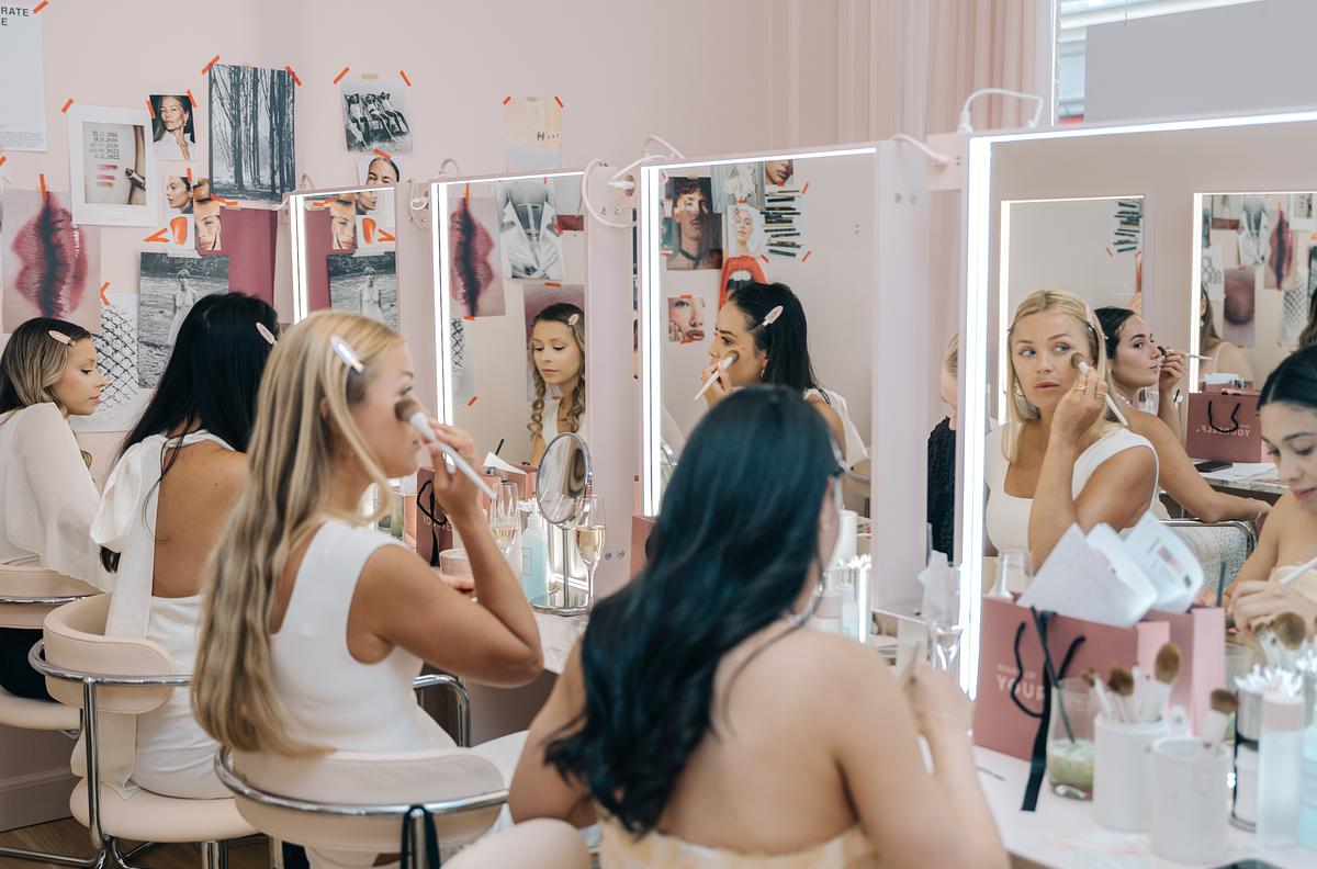Makeup & Bobler