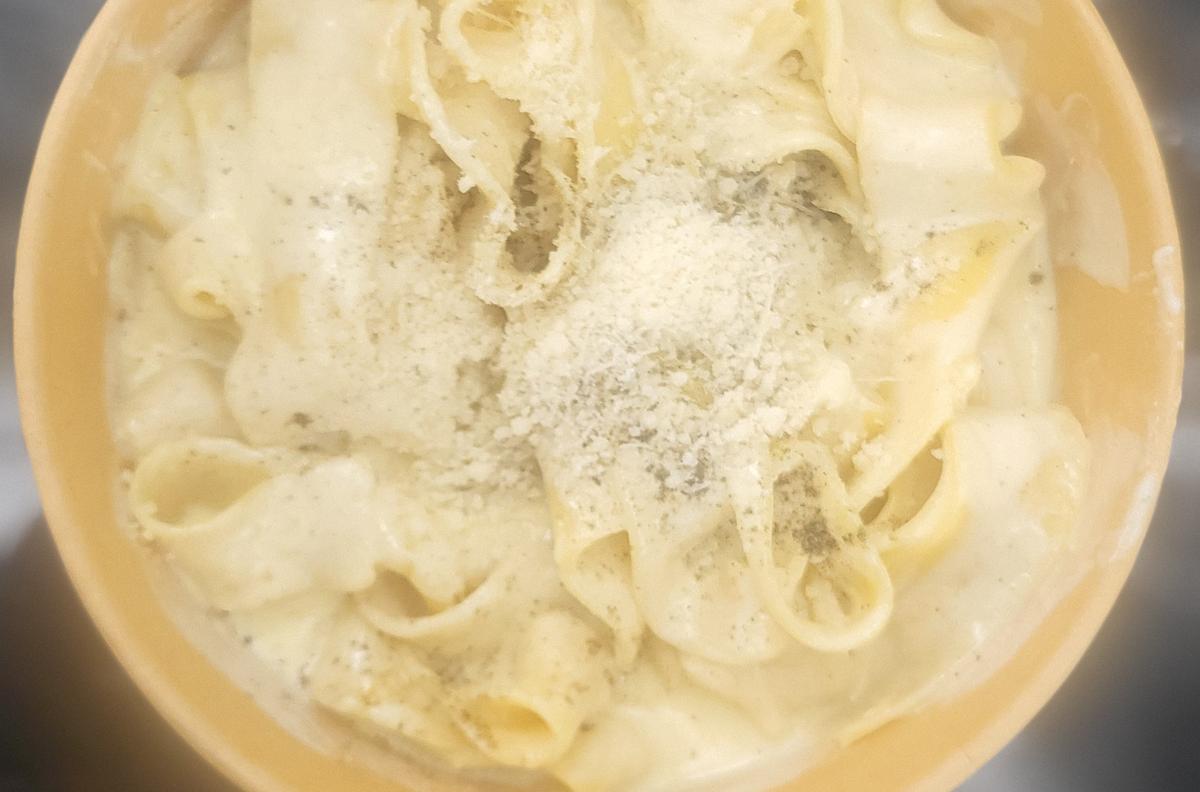 Färsk italiensk PASTA &GELATO 