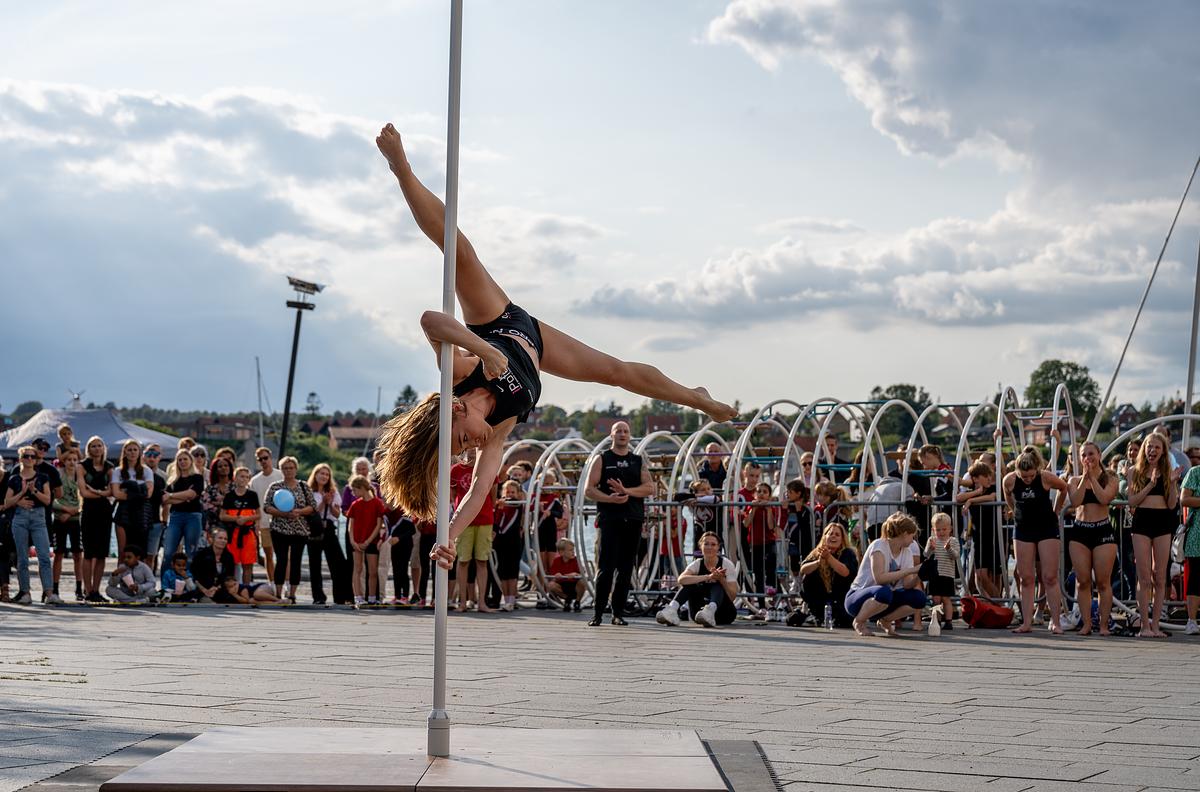 Underholdende danseundervisning & yoga
