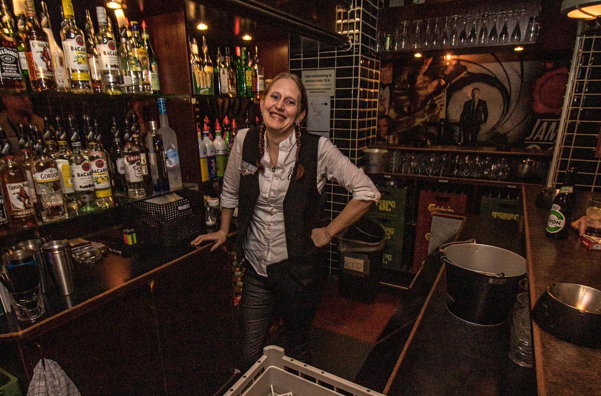 Bartender på James Bond