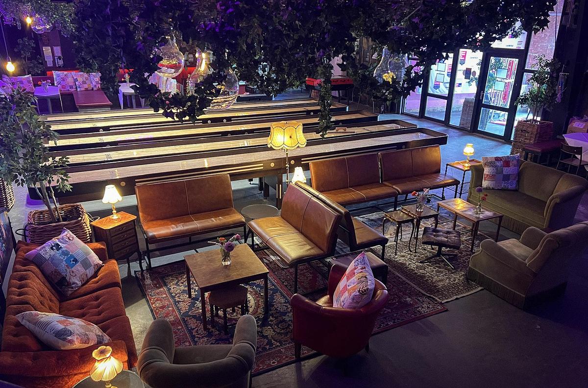 Karaoke, shuffleboard, cocktailkursus, ølsmagning & streetfood