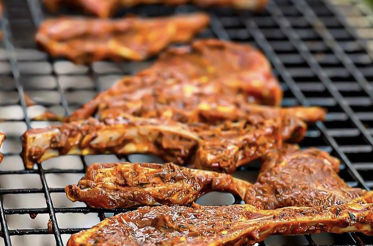 WE GRILL & YOU CHILL