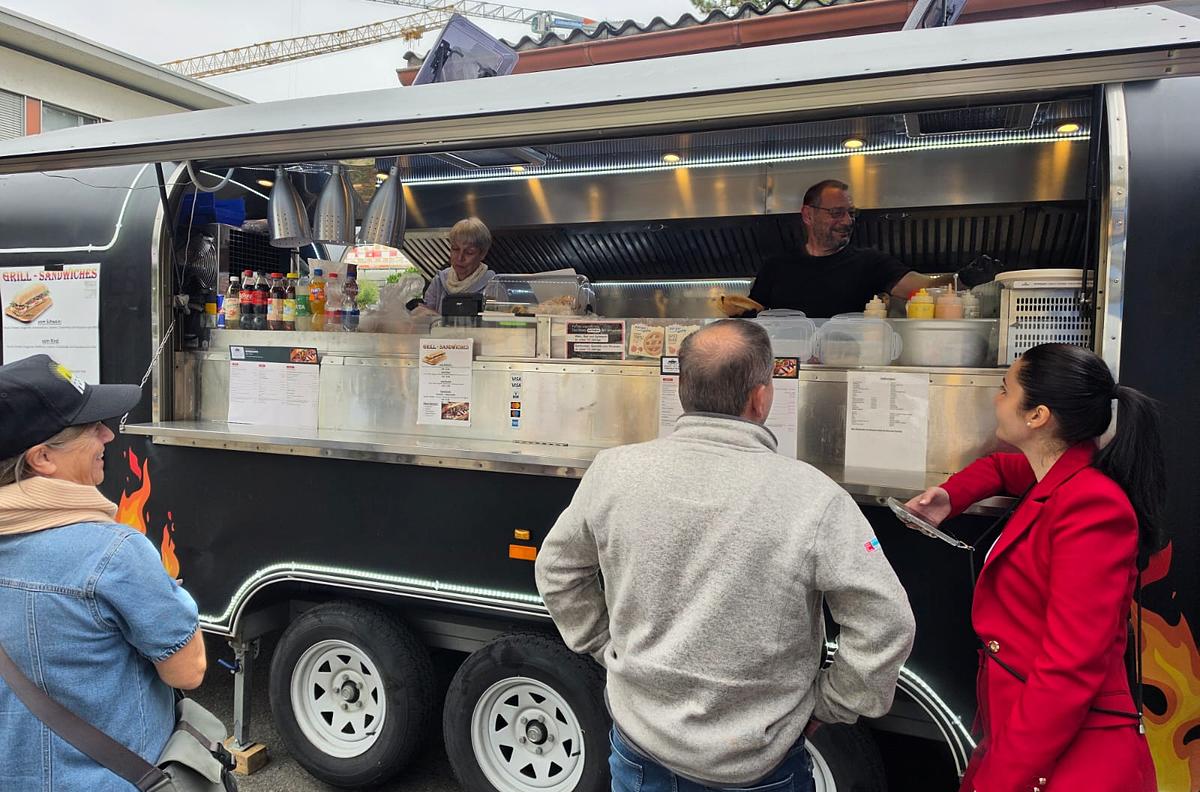 Grillsandwiches, Burger, American HotDog, Mittagsmenue 