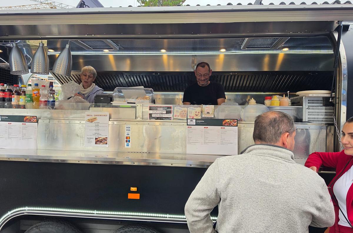 Grillsandwiches, Burger, American HotDog, Mittagsmenue 