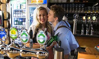 Bartender for en aften på Heidis Bierbar