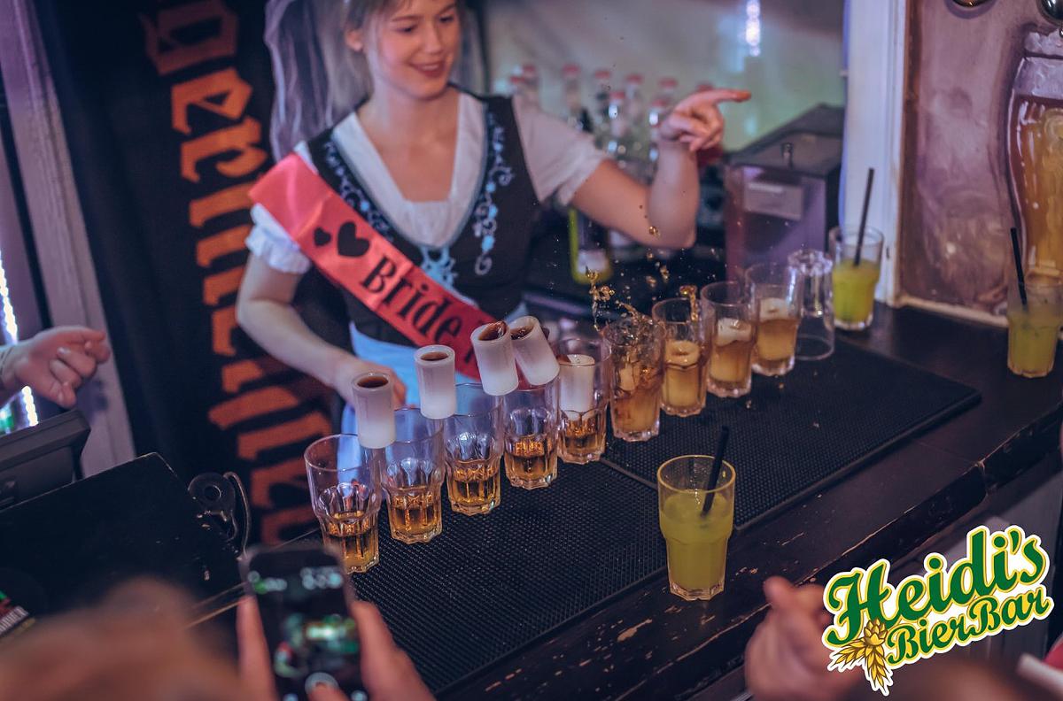 Bartender for en aften på Heidis Bierbar
