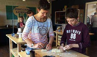 Bagekursus for børn og voksne med Smallchefs