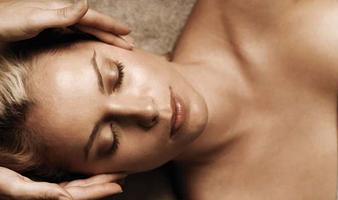 Ansigtsbehandling hos Helle Thorups spa Århus