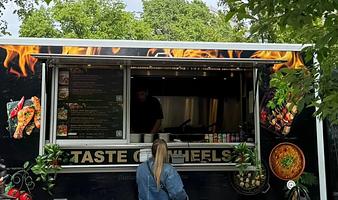 Indiska street food sizzler Roll n Bowls Sizzler Naan