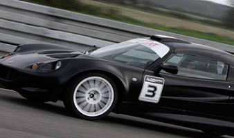 Banekørsel i Lotus Elise sportsvogne