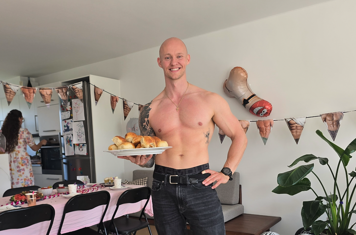 Morgenbollefyr, Croquis, Bodypaint & Fræk Bartender