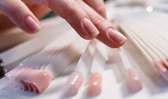Manicure og pedicure: En velværeoplevelse for kroppen og sindet