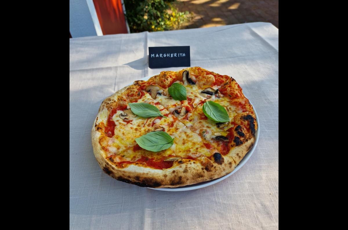 Truenapo450 ° pizza foodtruck/ Vedugns Napolitanska pizza