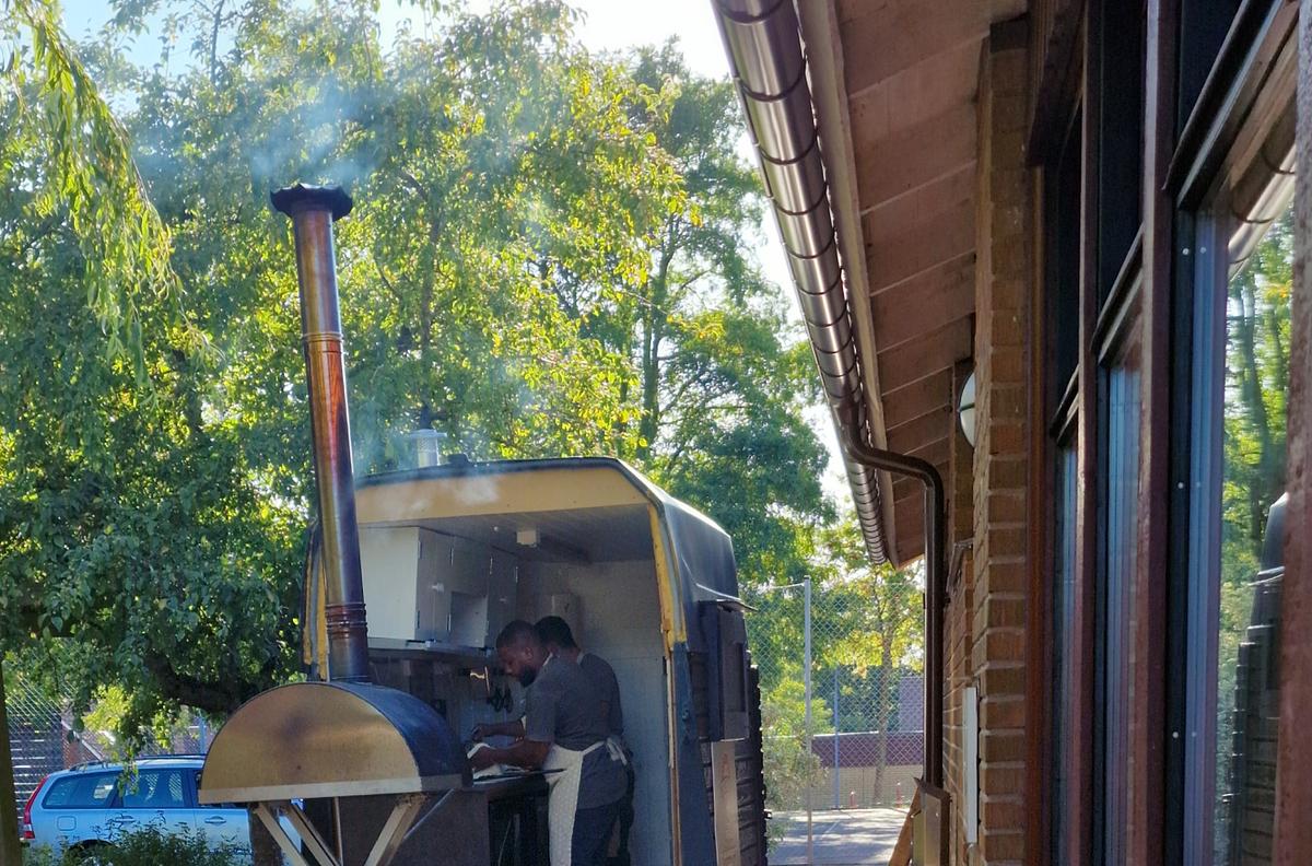 Truenapo450 ° pizza foodtruck/ Vedugns Napolitanska pizza