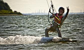 Kitesurfing 