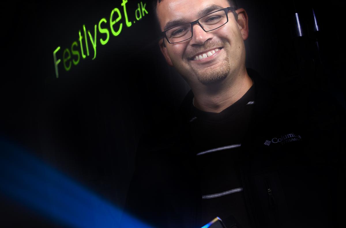 Udlejning af lys, lyd og mobildiskotek. festlyset.dk