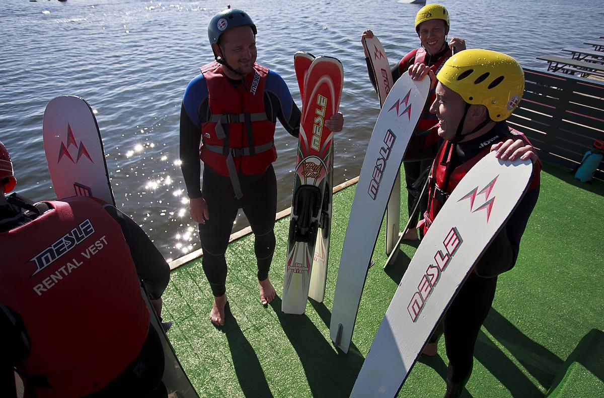 Wakeboard & vandski på kabel