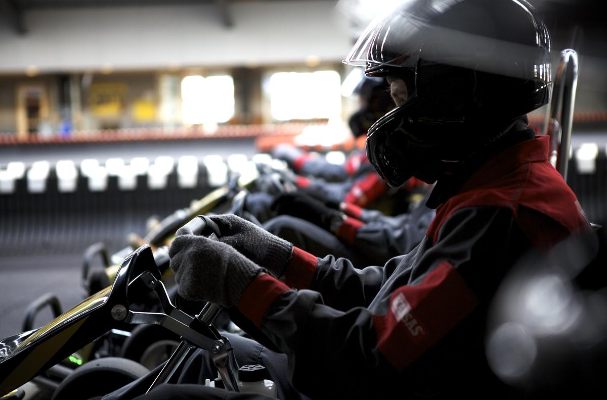 Gi' vennerne baghjul i Odense Gokart Hal
