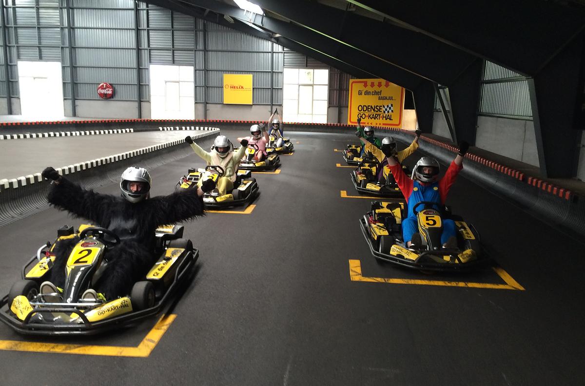 Gi' vennerne baghjul i Odense Gokart Hal