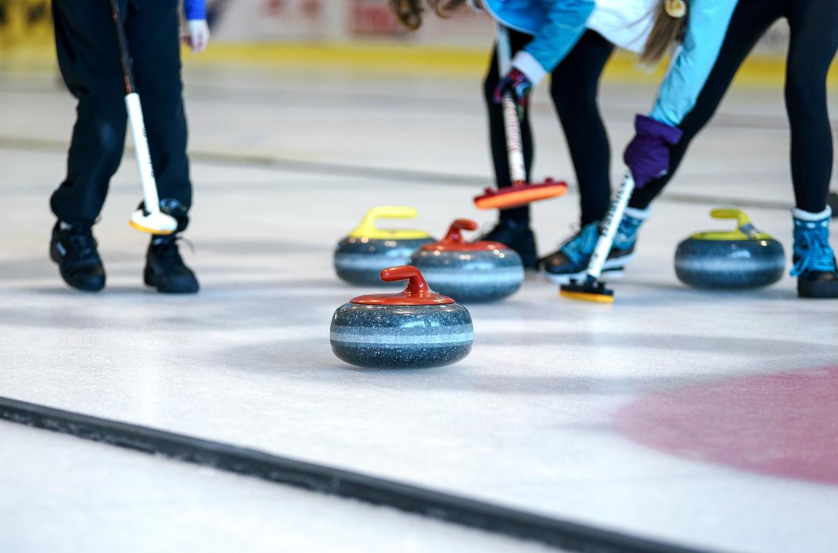 Curling polterabend event 