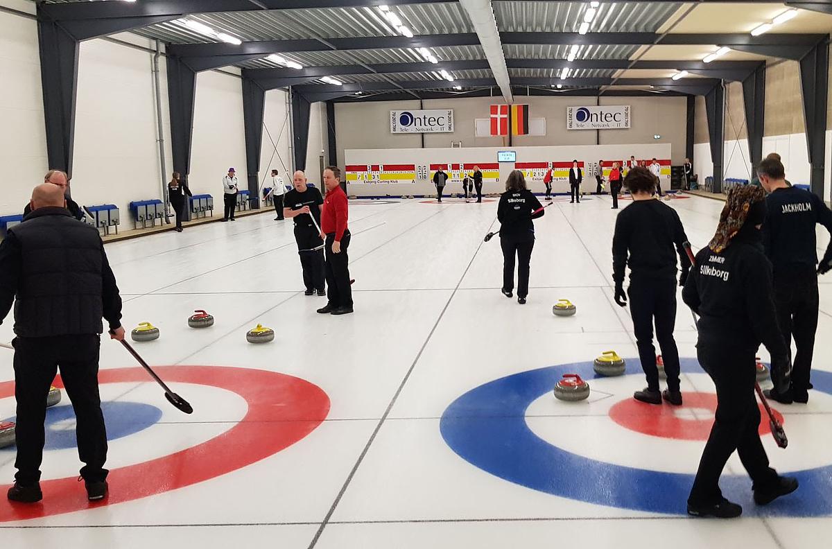 Curling polterabend event 
