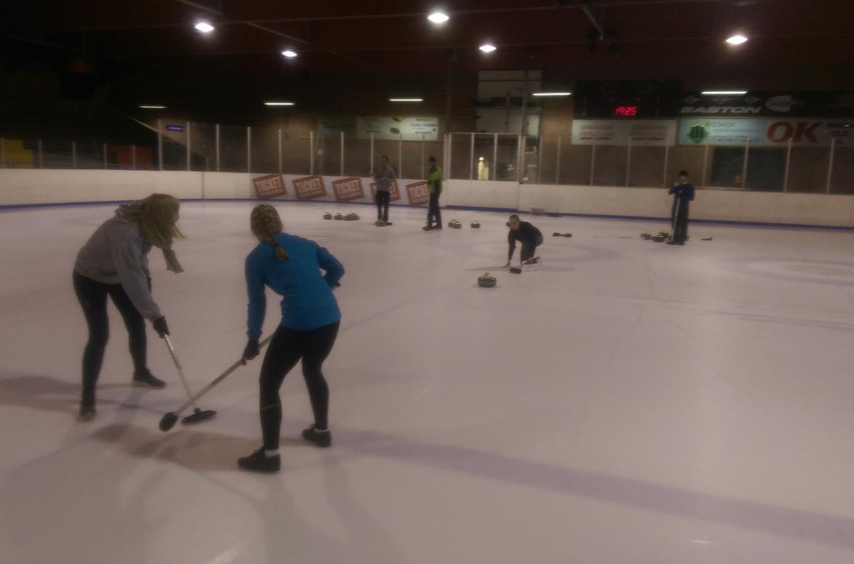 Curling til Polterabend
