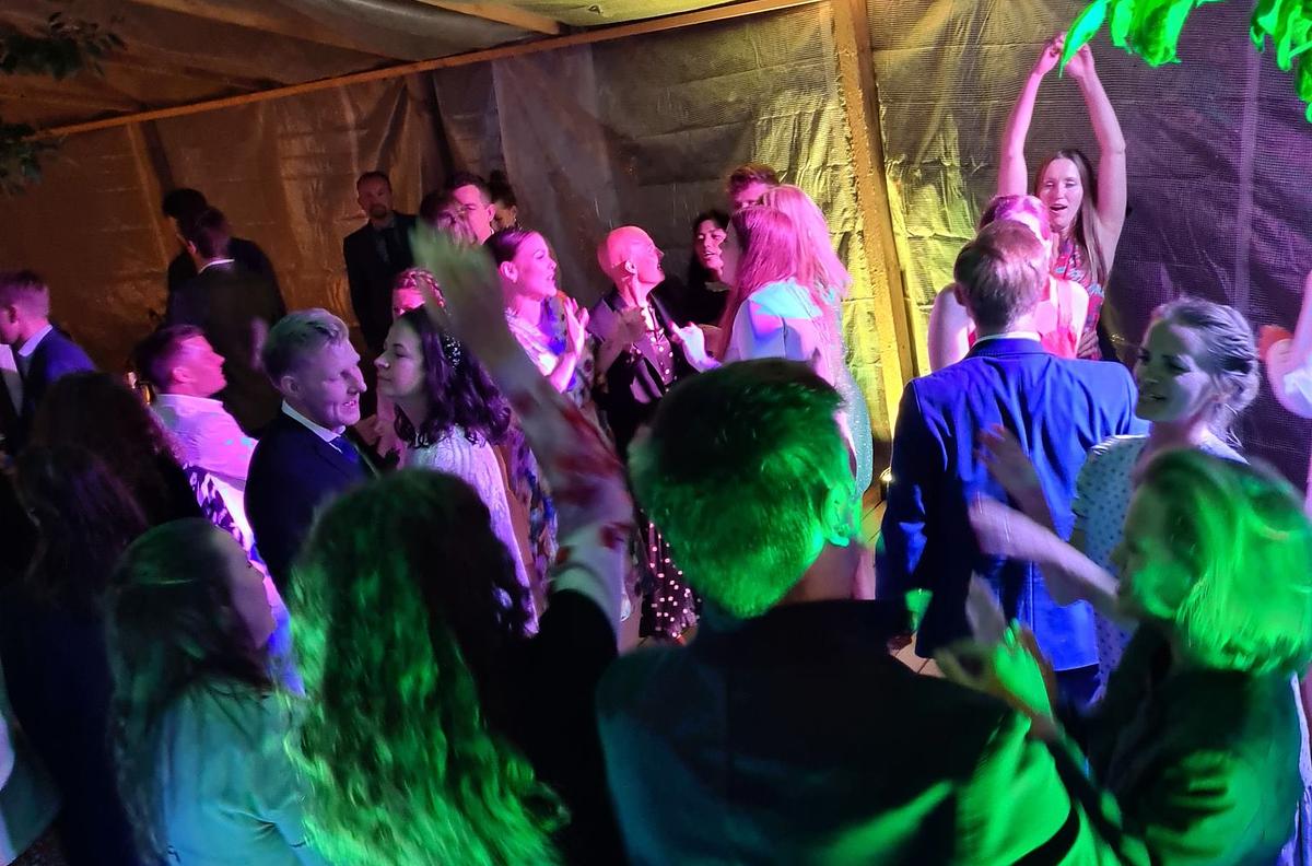 DJ TIL DIN FEST