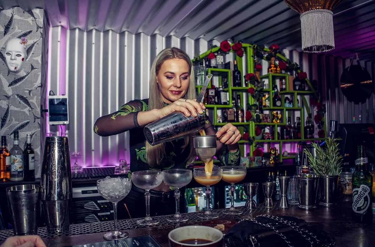Cocktailsmagning på Little Green Door