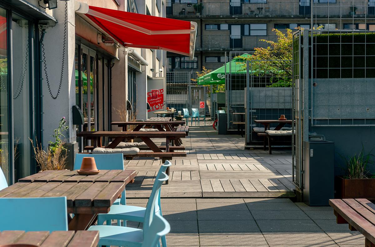 Petanque bar